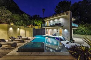 Siêu biệt thự tại Hollywood Hills rộng trên 660m2 của Rihanna