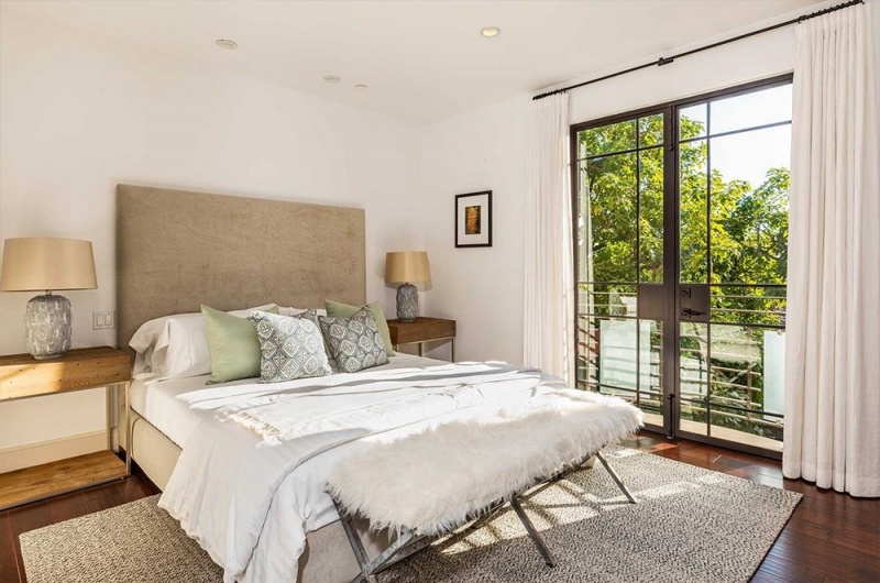 Siêu biệt thự tại Hollywood Hills rộng trên 660m2 của Rihanna