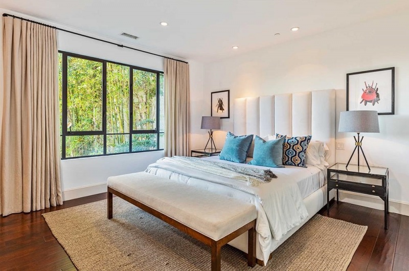 Siêu biệt thự tại Hollywood Hills rộng trên 660m2 của Rihanna