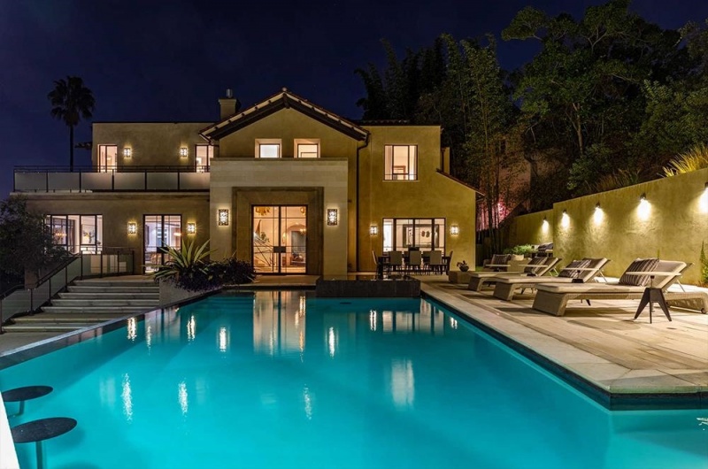 Siêu biệt thự tại Hollywood Hills rộng trên 660m2 của Rihanna