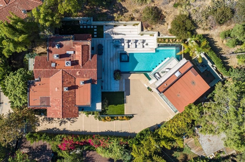 Siêu biệt thự tại Hollywood Hills rộng trên 660m2 của Rihanna