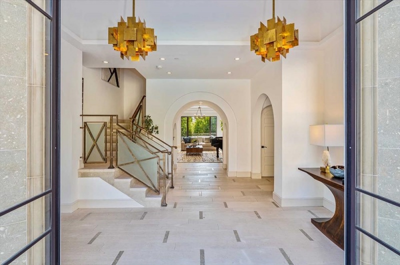 Siêu biệt thự tại Hollywood Hills rộng trên 660m2 của Rihanna