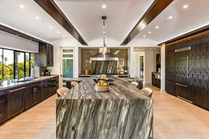 Siêu biệt thự tại Hollywood Hills rộng trên 660m2 của Rihanna
