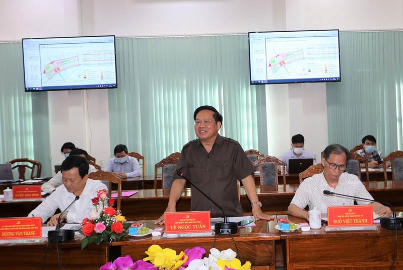 Các đồng chí Phó Bí thư Tỉnh ủy phát biểu tại buổi làm việc